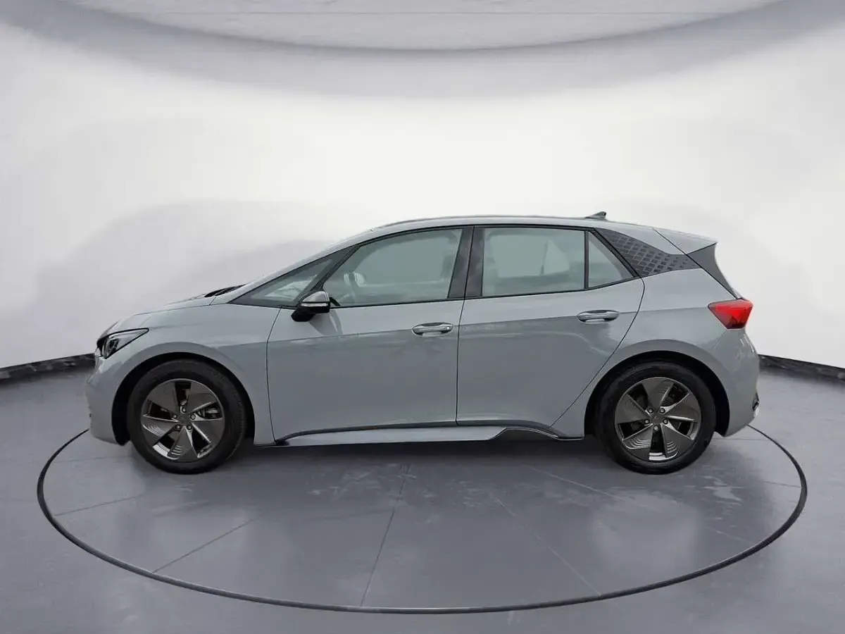 Używany Cupra Born 150 kW (204 KM) 2023 Szary Hatchback