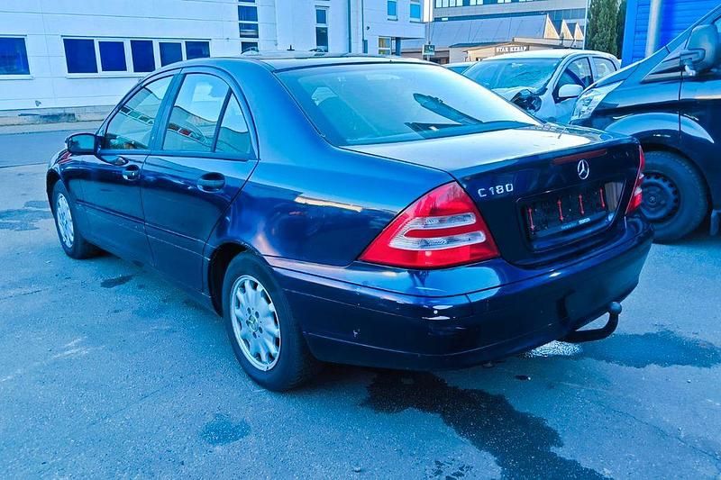 Gebraucht Mercedes C180 Classic 129 PS (94 kW) 2001 Schwarz Limousine