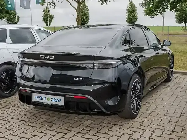 Neu BYD Seal Design 230 kW (313 PS) 2026 Schwarz Limousine