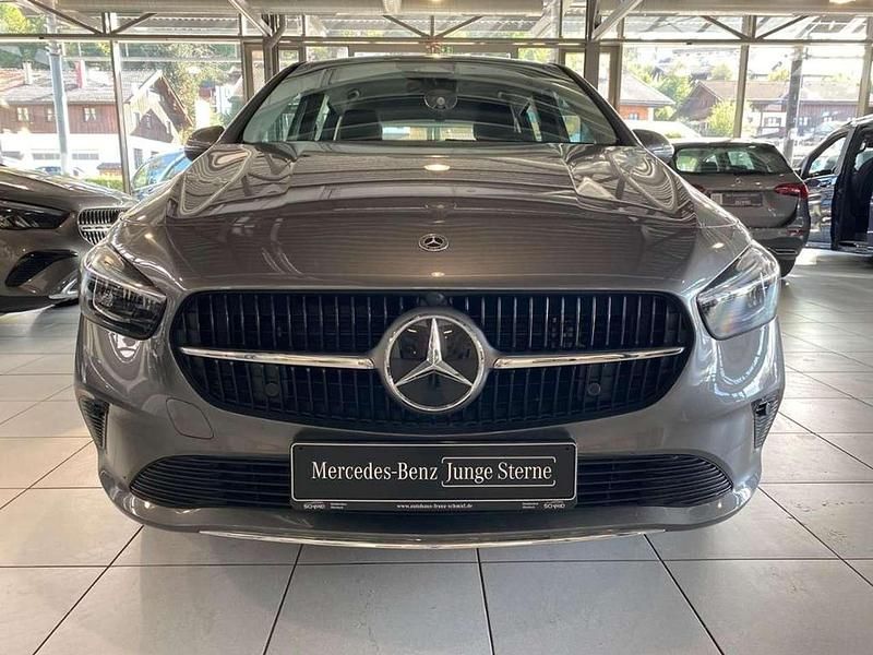 Gebraucht Mercedes E250 Progressive 163 PS (119 kW) 2024 Mountaingrau Limousine