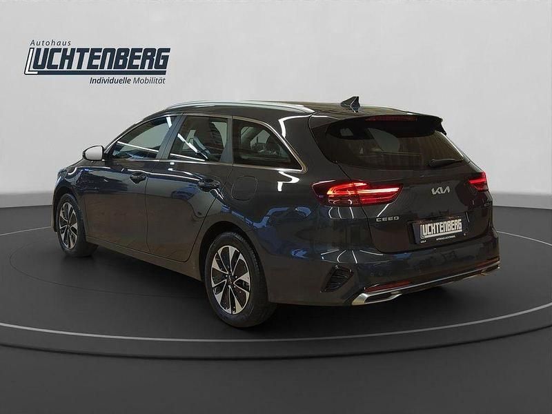 Gebraucht Kia Ceed Sportswagon Vision 141 PS (103 kW) 2022 Grau Kombi