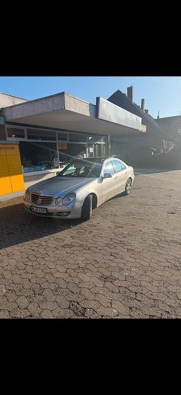 Gebraucht Mercedes E320 224 PS (164 kW) 2006 Grau Limousine