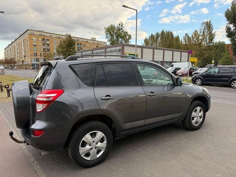 Grau Gebraucht 2009 Toyota RAV4 Sol SUV | 4.800 € (Guter Preis) - Bild 1/4