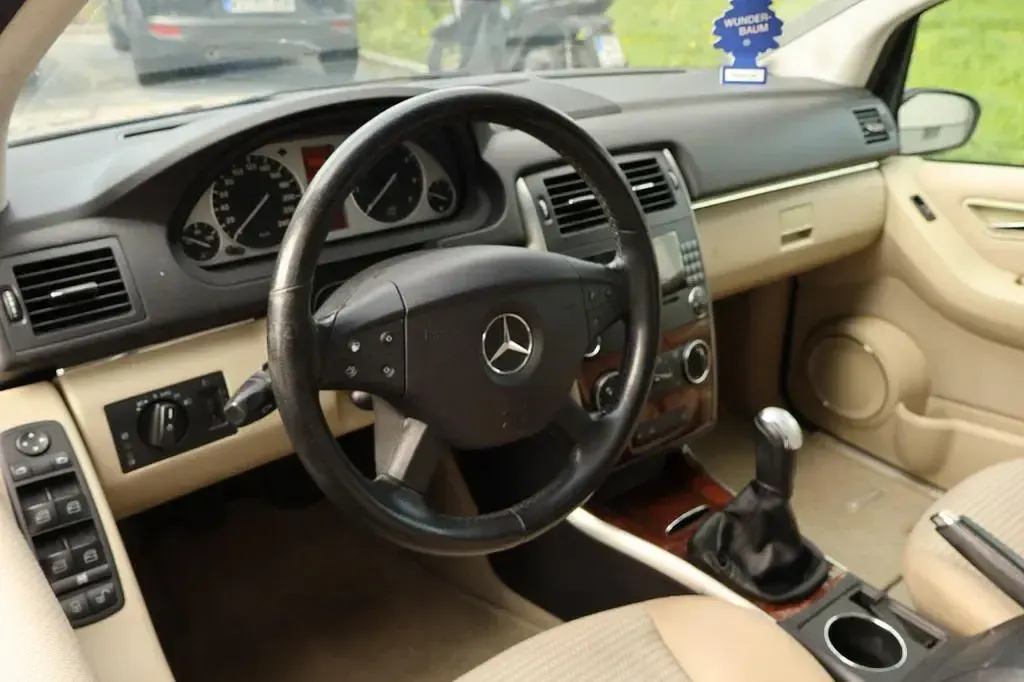 Gebraucht Mercedes B200 136 PS (100 kW) 2005 Schwarz Van / Kleinbus