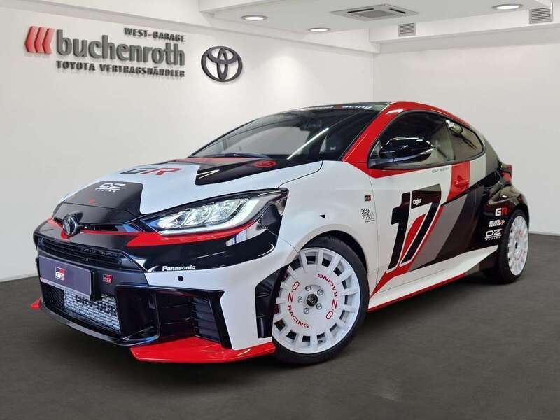Precious schwarz Neu 2024 Toyota Yaris Coupé | 67.500 € (Teuer) - Bild 1/4