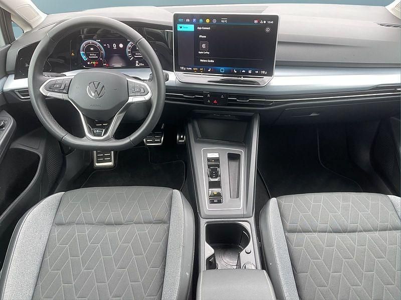 Gebraucht VW Golf VIII 150 PS (110 kW) 2025 Weiß Kleinwagen