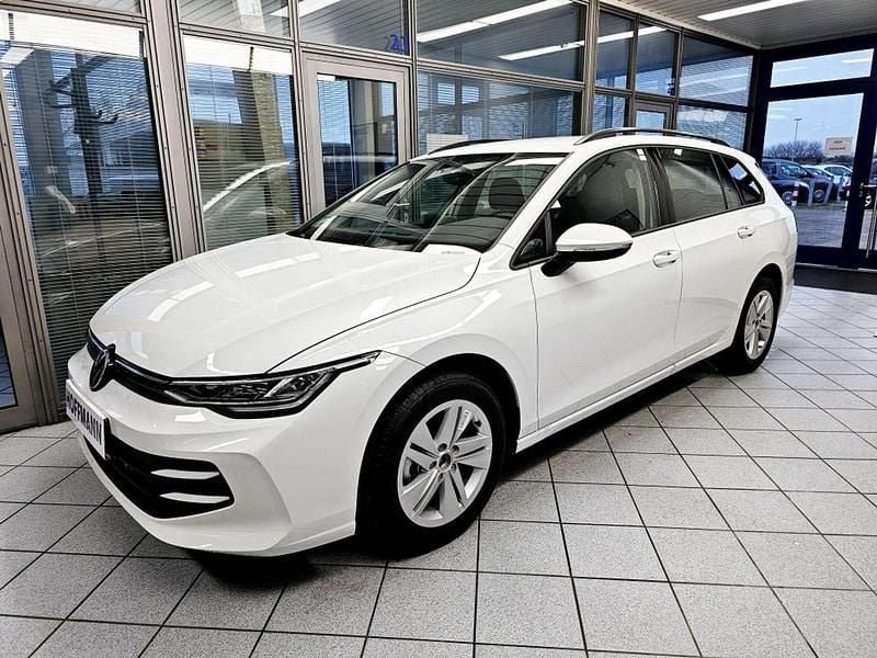 Neu VW Golf VIII Life 116 PS (85 kW) 2026 Purewhite Kombi