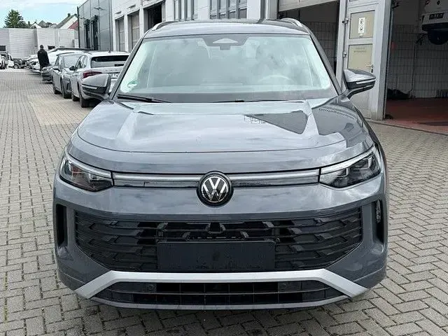 Gebraucht VW Tayron R 150 PS (110 kW) 2025 Delfingrau metallic SUV