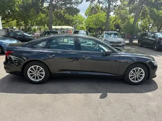 Gebraucht Audi A6 Sport 245 PS (180 kW) 2021 Grau Limousine