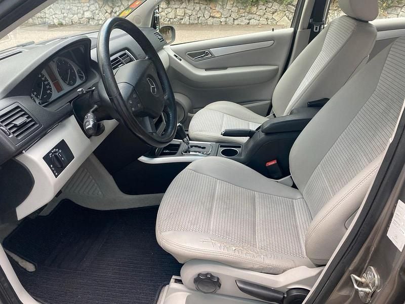 Gebraucht Mercedes B200 136 PS (100 kW) 2007 Grau Van / Kleinbus