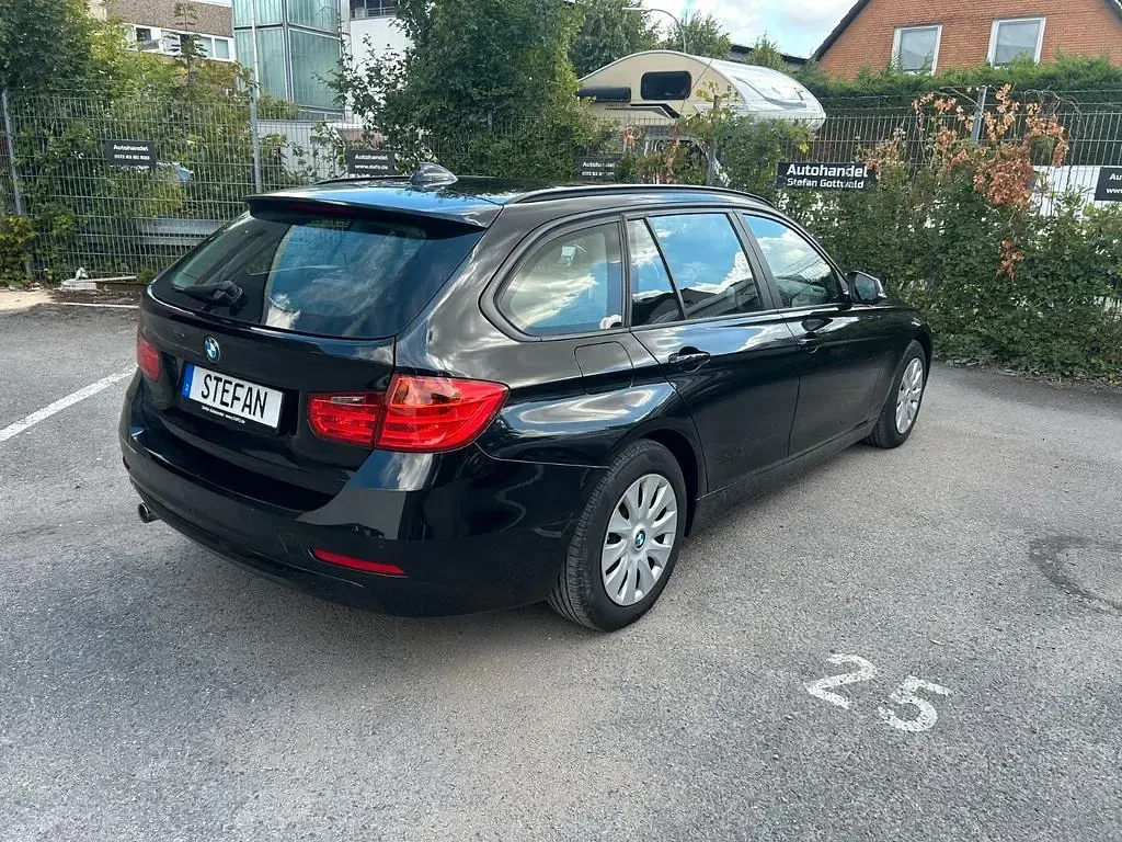 Gebraucht BMW 318 Comfort Edition 143 PS (105 kW) 2015 Schwarz Kombi