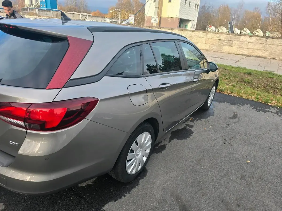 Gebraucht Opel Astra 95 PS (69 kW) 2017 Grau Kombi