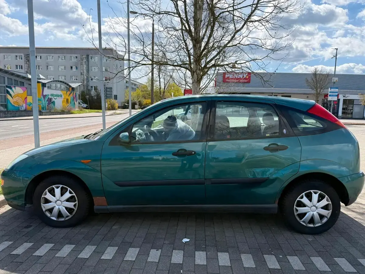 Gebraucht Ford Focus 101 PS (74 kW) 2001 Grün Limousine