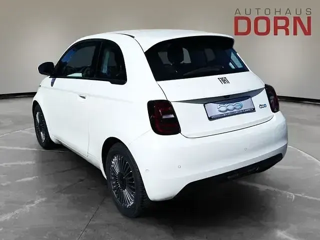 Gebraucht Fiat 500e Tech 86 kW (118 PS) 2024 Weiß Limousine