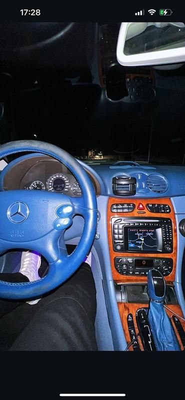 Gebraucht Mercedes CLK320 218 PS (160 kW) 2003 Weiß Coupé