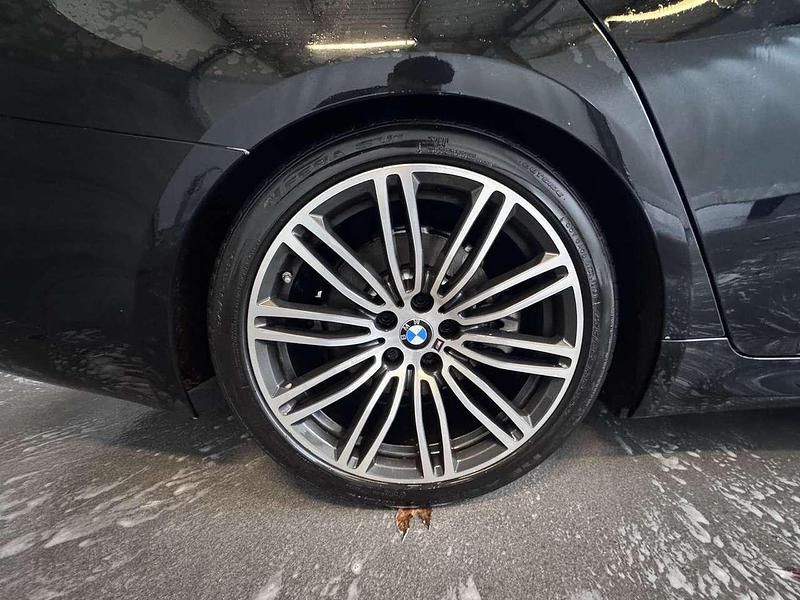 Gebraucht BMW 520 M Sport 190 PS (139 kW) 2018 Schwarz Kombi