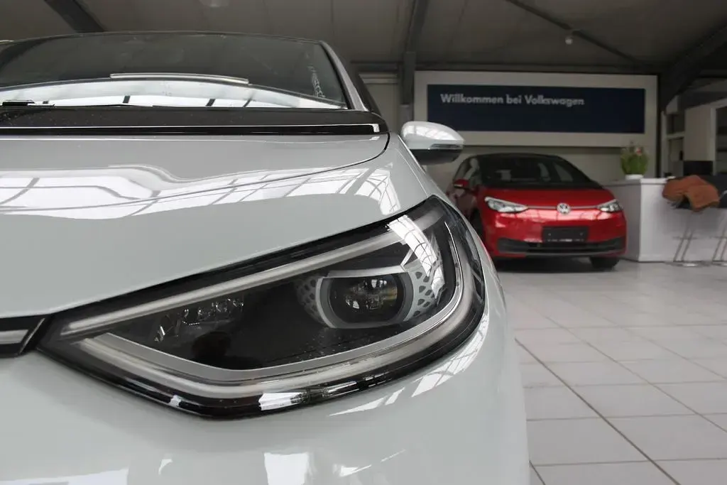 Gebraucht VW ID.3 Pro 150 kW (204 PS) 2021 Weiß Kleinwagen