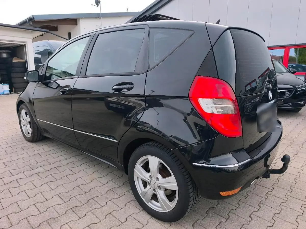 Gebraucht Mercedes A180 109 PS (80 kW) 2009 Schwarz Limousine