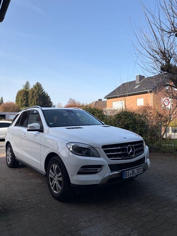 Gebraucht Mercedes ML350 258 PS (189 kW) 2014 Weiß SUV