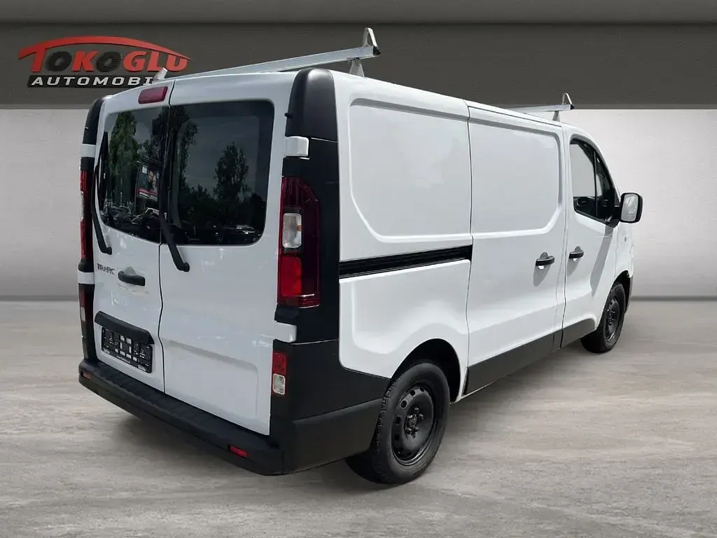 Gebraucht Renault Trafic Komfort 116 PS (85 kW) 2015 Weiß Van / Kleinbus