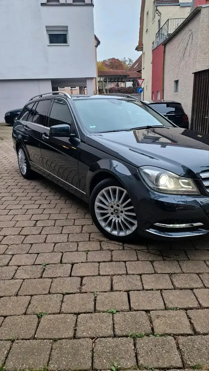 Gebraucht Mercedes C220 170 PS (125 kW) 2014 Schwarz Kombi