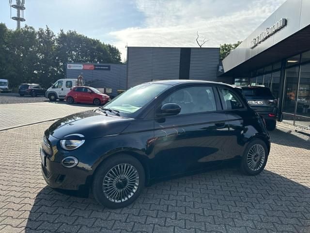Gebraucht Fiat 500e Icon 86 kW (118 PS) 2022 Nero, uni Kleinwagen