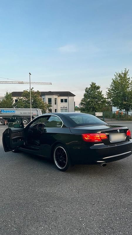Gebraucht BMW 320 Cabriolet 170 PS (125 kW) 2010 Schwarz Cabrio