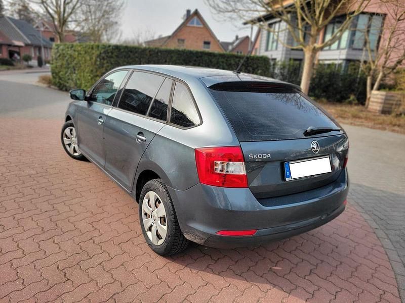 Gebraucht Skoda Rapid Ambition 90 PS (66 kW) 2016 Grau Kleinwagen