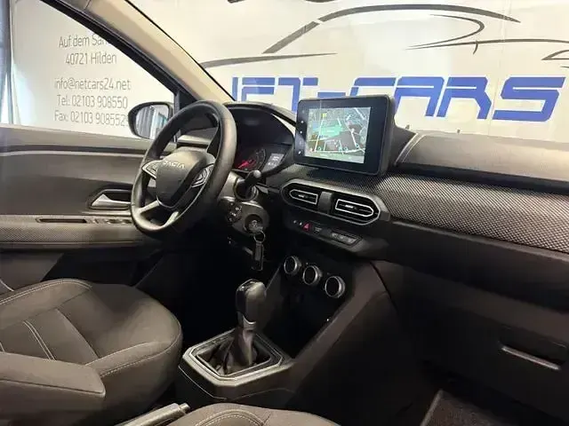 Gebraucht Dacia Sandero 91 PS (66 kW) 2023 Grau Limousine