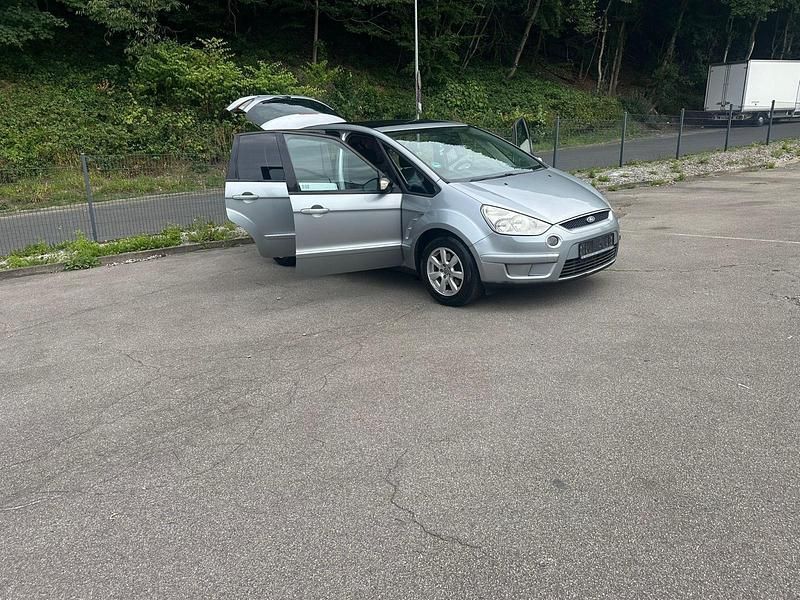 Gebraucht Ford S-MAX S 140 PS (102 kW) 2006 Silber Van / Kleinbus