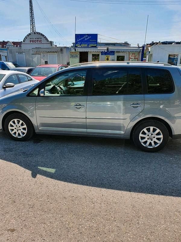 Silber Gebraucht 2008 VW Touran Van / Kleinbus | 3.700 € - Bild 1/4