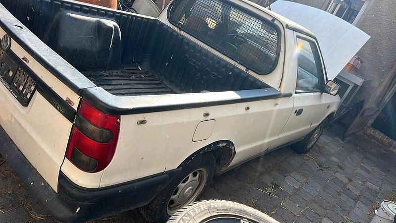 Weiß Gebraucht 1999 VW Caddy Van / Kleinbus | 1.700 € (Fairer Preis) - Bild 1/4