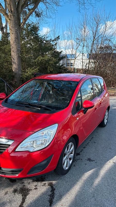 Gebraucht Opel Meriva 100 PS (73 kW) 2010 Rot Van / Kleinbus