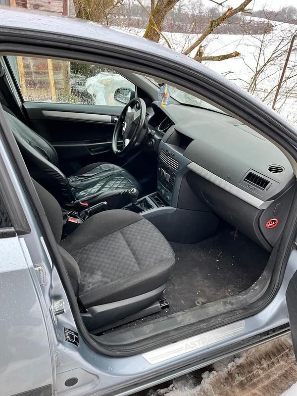 Gebraucht Opel Astra 105 PS (77 kW) 2004 Grau Limousine