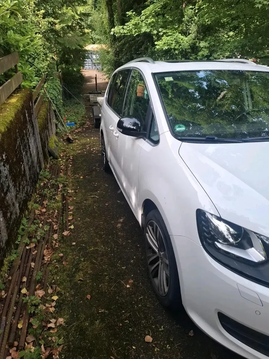 Gebraucht VW Sharan 140 PS (102 kW) 2012 Weiß Van / Kleinbus