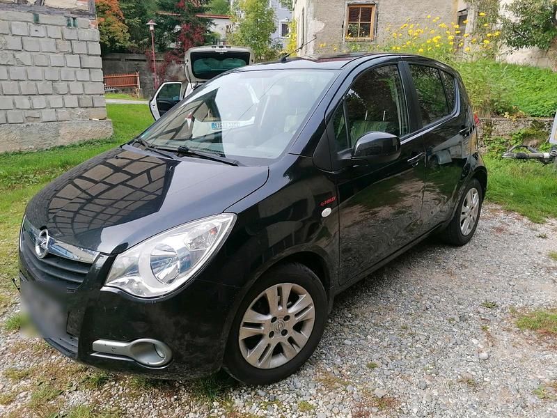 Gebraucht Opel Agila 94 PS (69 kW) 2012 Schwarz Kleinwagen