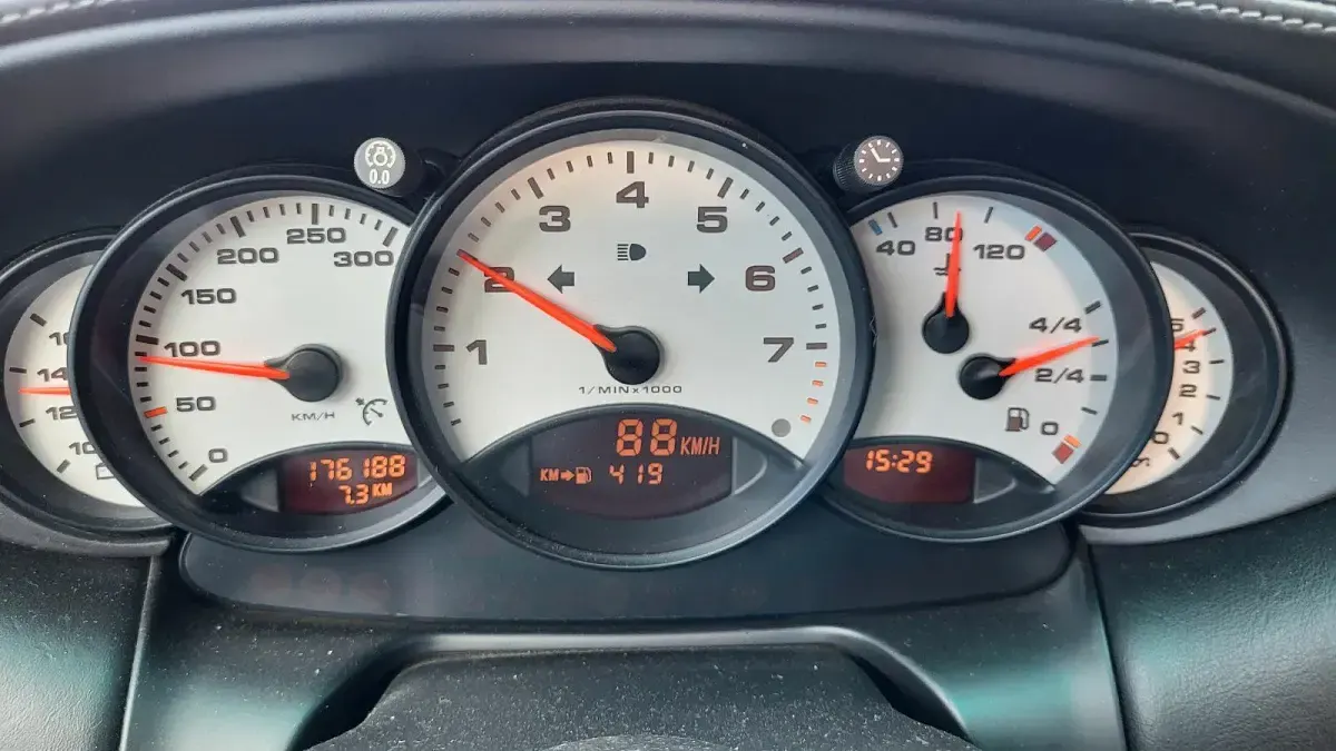 Gebraucht Porsche 996 300 PS (220 kW) 2000 Orange Cabrio