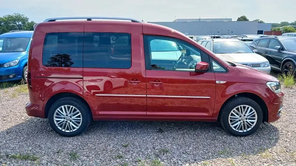Gebraucht VW Caddy Highline 125 PS (91 kW) 2017 Fortanarot metallic Van / Kleinbus