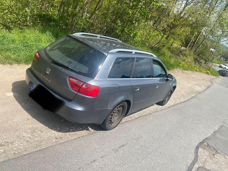 Grau Gebraucht 2013 Seat Exeo Sport Kombi | 5.000 € (Fairer Preis) - Bild 1/4