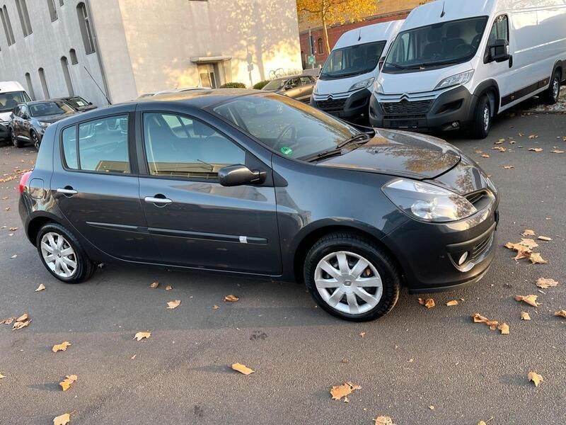 Grau Gebraucht 2005 Renault Clio II Kleinwagen | 3.390 € - Bild 1/4