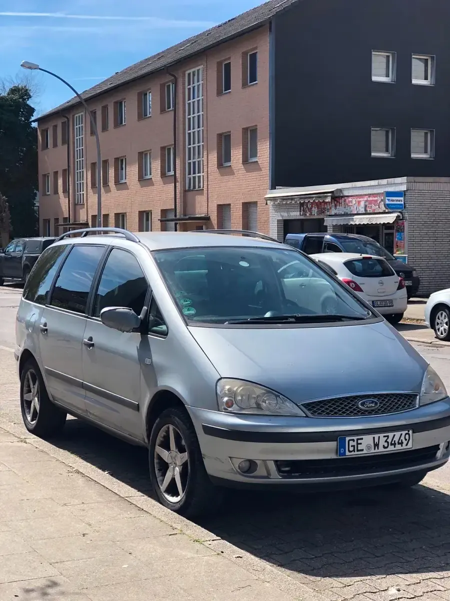 Usata Ford Galaxy 132 CV (97 kW) 2004 Argento Monovolume