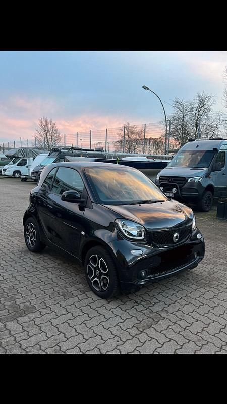 Schwarz Gebraucht 2017 Smart ForTwo Coupé Prime Coupé | 10.500 € (Guter Preis) - Bild 1/4