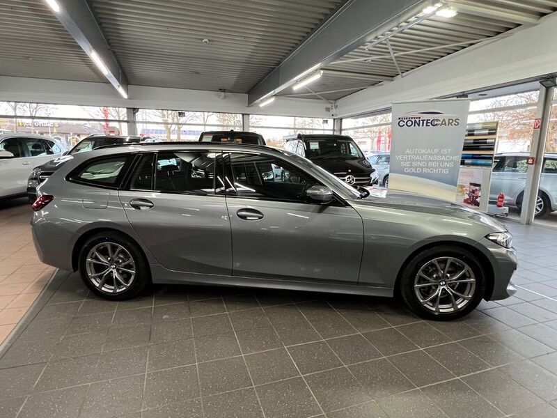 Skyscraper grau Gebraucht 2022 BMW 318 Kombi | 28.400 € (Fairer Preis) - Bild 1/4