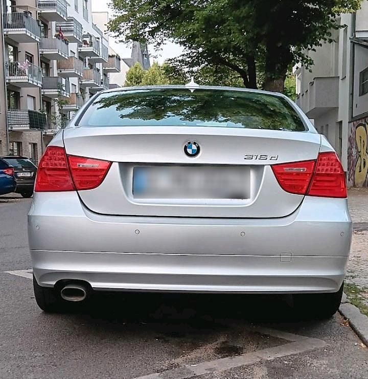 Gebraucht BMW 316 116 PS (85 kW) 2012 Silber Limousine