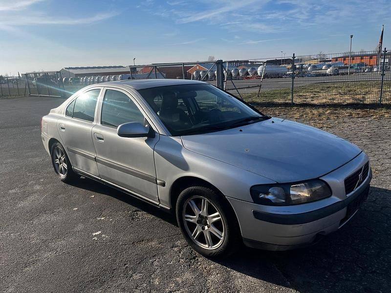 Gebraucht Volvo S60 140 PS (102 kW) 2002 Silber Limousine