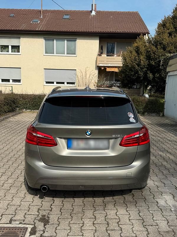 Gebraucht BMW 218 Active Tourer 136 PS (100 kW) 2016 Silber Van / Kleinbus