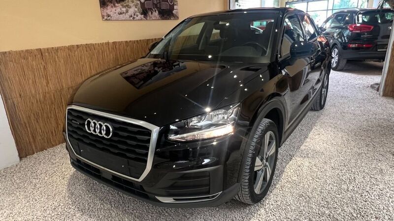 Brillantschwarz Gebraucht 2017 Audi Q2 Basis SUV | 18.999 € (Fairer Preis) - Bild 1/4