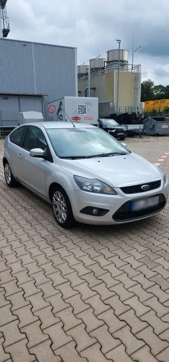 Gebraucht Ford Focus Sport 115 PS (84 kW) 2009 Silber Coupé
