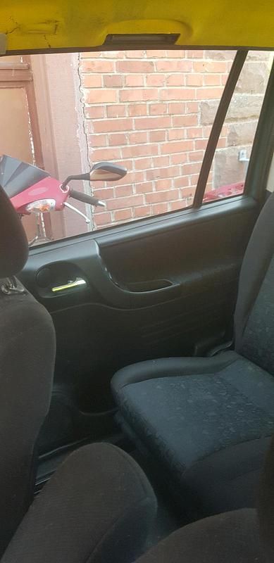 Grün Gebraucht 2002 Opel Zafira Van / Kleinbus | 1.000 € (Fairer Preis) - Bild 1/4