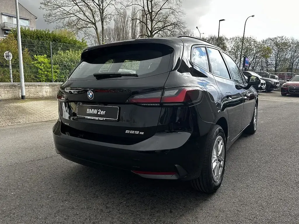 Neu BMW 225 Active Tourer 245 PS (180 kW) 2026 Schwarz Van / Kleinbus
